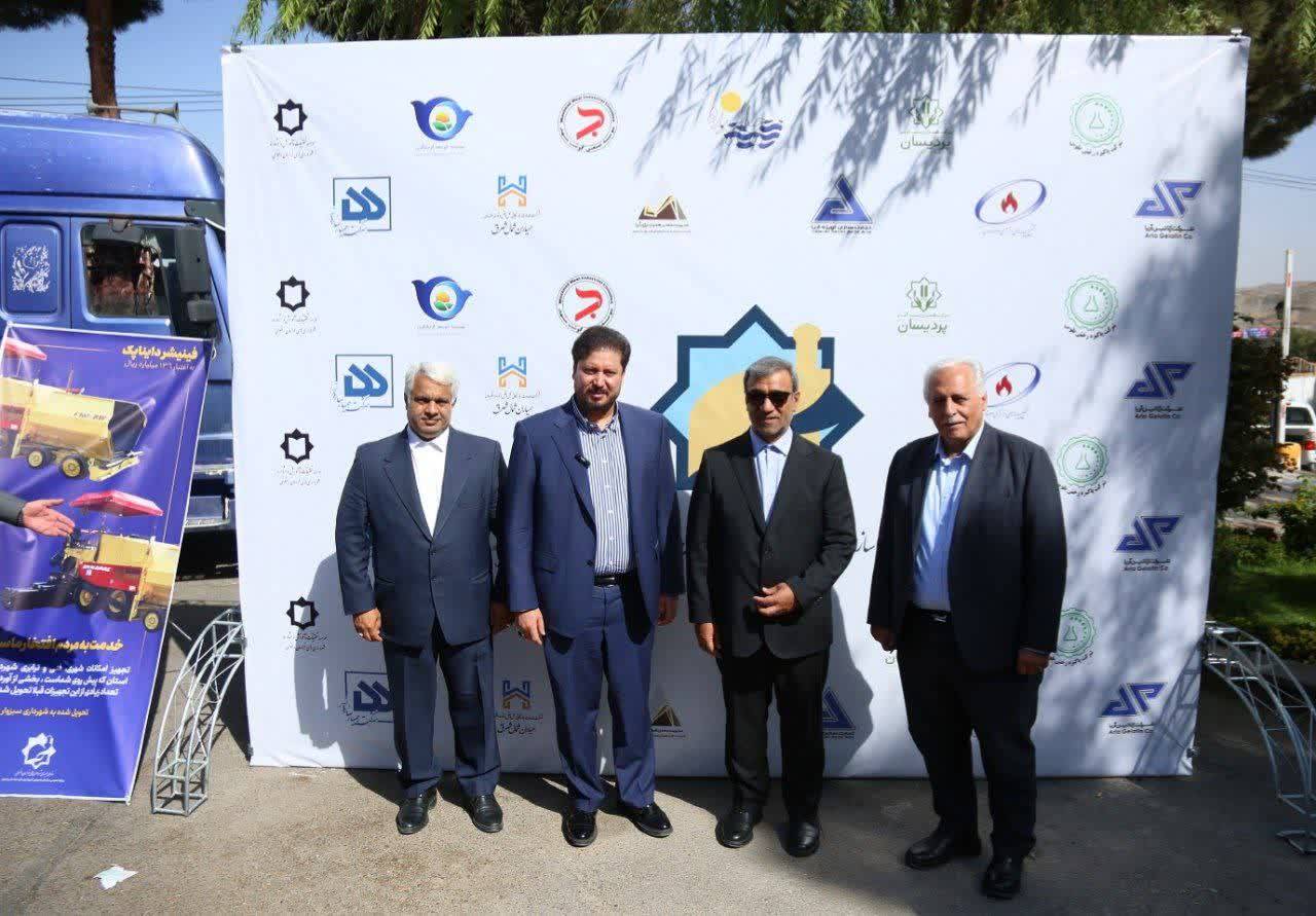 تحویل ۳۰  دستگاه کامیون به شهرداری‌های استان؛ گام تازه سازمان همیاری در تقویت زیرساخت‌های شهری